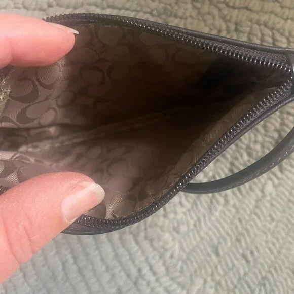 Vintage Coach Black Pebbled Leather Wristlet Wallet - Picture 7 of 7